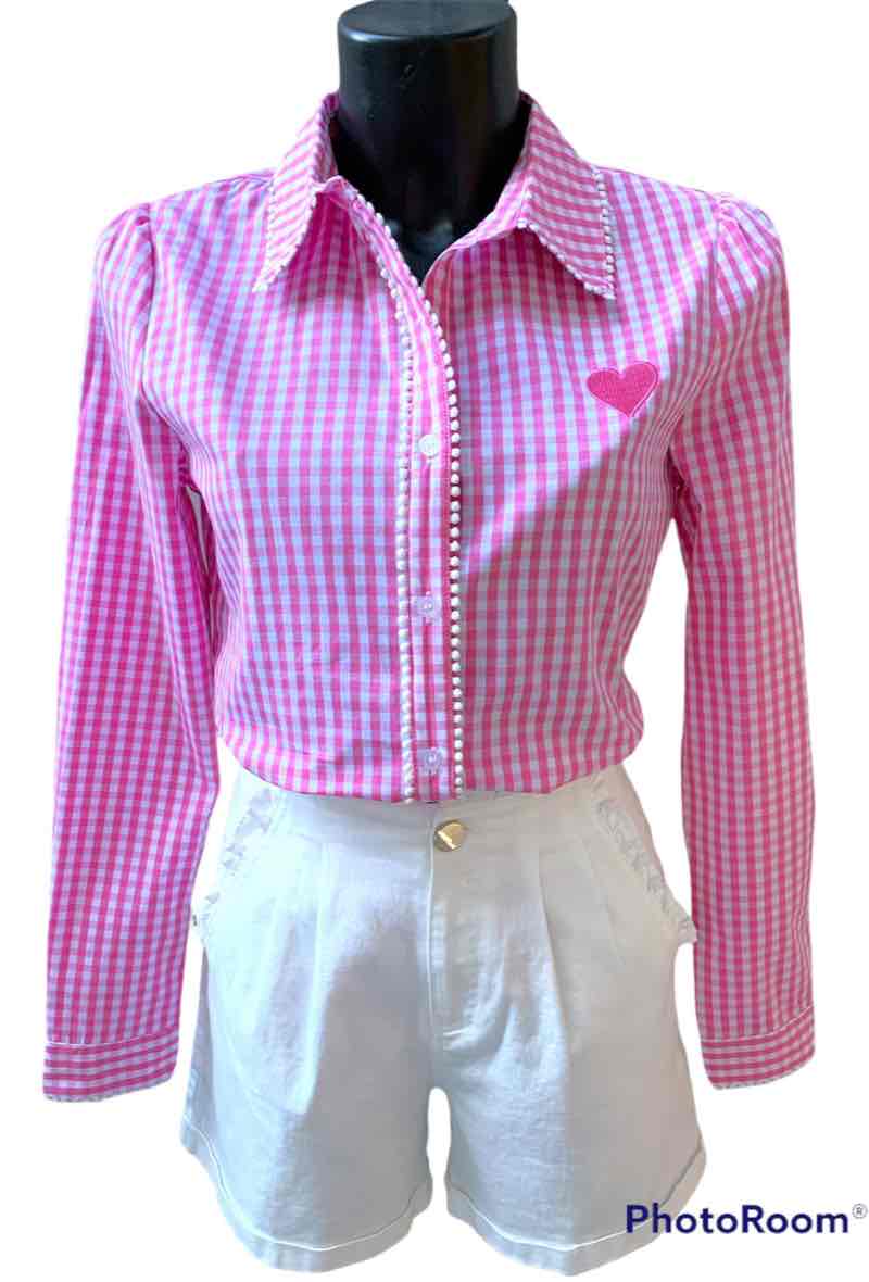 pink blouse